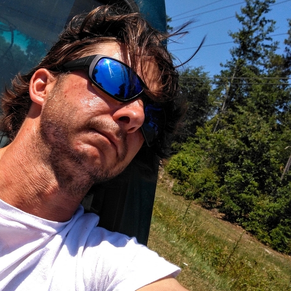 Meet your Posher, Josh - Picture 4 of 5